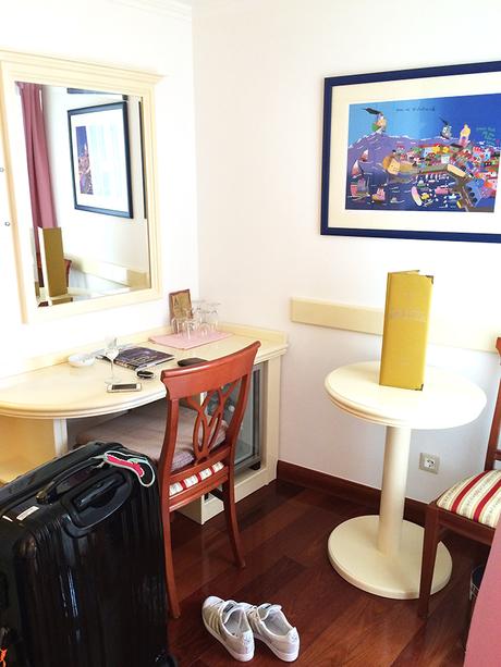 Travel: Croatian Coast Village Brela & Apart-Hotel Sunceva Postelja