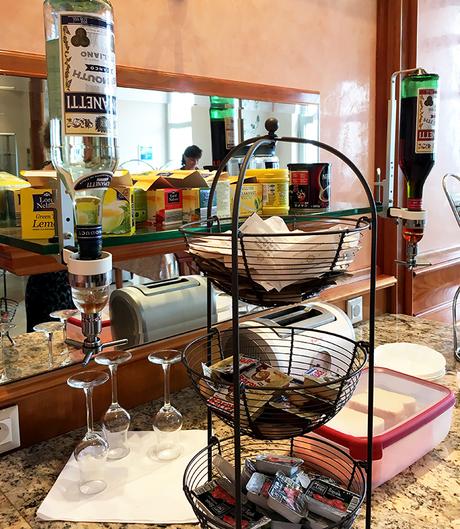 Travel: Croatian Coast Village Brela & Apart-Hotel Sunceva Postelja