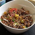 Roter Reissalat mit Mango und Kokosraspeln | Madame Cuisine Rezept