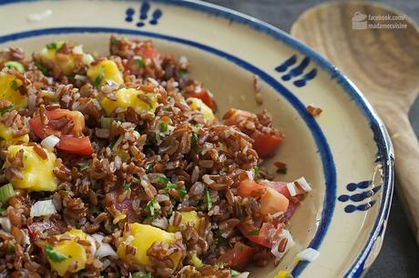 Roter Reissalat mit Mango und Kokosraspeln | Madame Cuisine Rezept