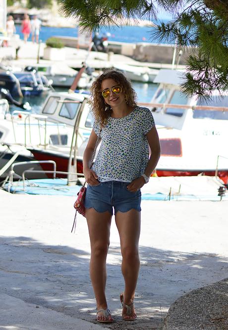 Outfit: Scallop Edge Jeans Shorts