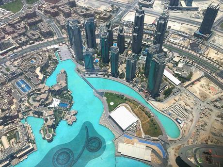 Dubai-mit-Kind-Burj-Khalifa-overview