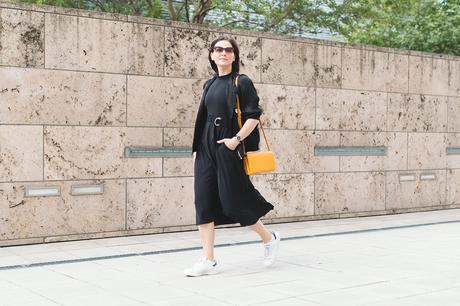 #MBFW Outfit Kleidermaedchen.de Modeblog, erfurt, thueringen, berlin, fashionblog, Fashion Blog, Magazin, kleidermaedchen.de, Influencer Marketing und Kommunikation, Creator, Sommeroutfit, Gucci Sonnenbrille, Edited Kleid, Adidas Stan Smith Sneakers, Ganni Lennox Tasche, Zara Bomberjacke