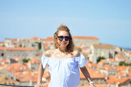 Outfit: With Off shoulder Top, Hotpants & Half Bun above Dubrovnik’s Old Town