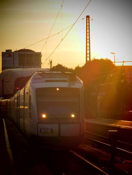 24_Heimfahrt-BOB-Sonnenuntergang-Hauptbahnhof-Muenchen