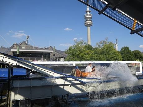 05_Wildwasserbahn-Sommer-im-Park-Olympiapark-Muenchen-Bayern