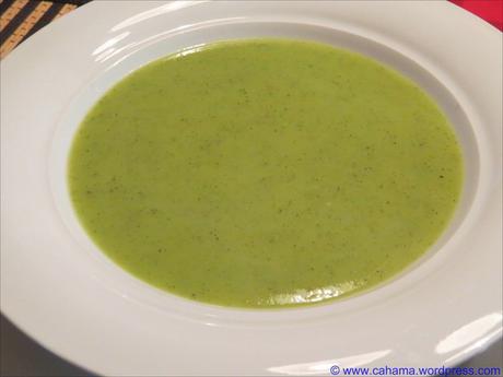 comp_CR_IMG_9805_Zucchini_Curry_Suppe