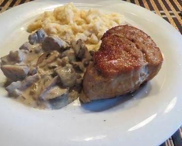 Schweinemedaillons in Champignon-Rahmsauce