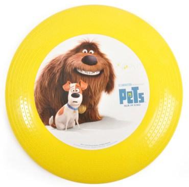 Pets-Frisbee-(c)-2016-Universal-Pictures
