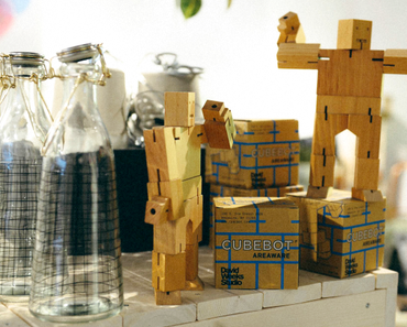 STUTTGART GUIDE: Hook & Eye