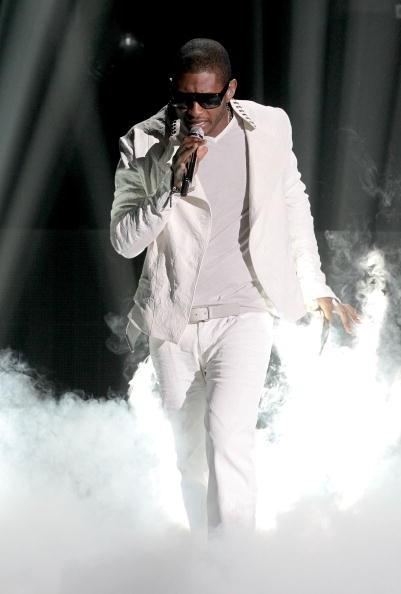 LOS ANGELES, CA - JUNE 27: Musician Usher performs onstage during the 2010 BET Awards held at the Shrine Auditorium on June 27, 2010 in Los Angeles, California. (Photo by Frederick M. Brown/Getty Images)
