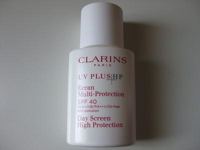 Jeden Tag unter meiner Foundation: Clarins UV Plus HP