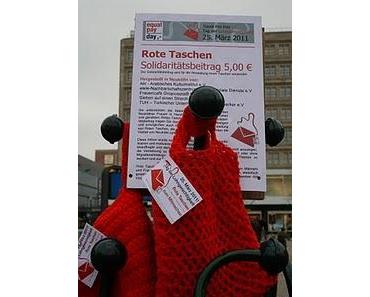 Heute ist Equal Pay Day - hier Bilder von der Demo in Berlin auf dem Alex