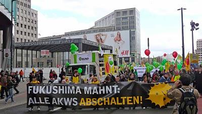 120.000 auf Berliner Anti-AKW Demo (Fotos)