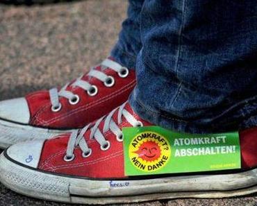 Wir sind gegen Atomkraft : www.CHUCKS.me