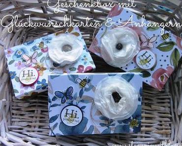 Geschenkbox mit Minikärtchen und Anhängern