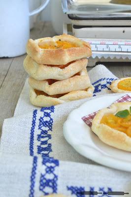 Birnen Kürbis Suppe mit Tomaten Tartelettes / Pumpkin Soup with Pears + Mini Tomato Tarts