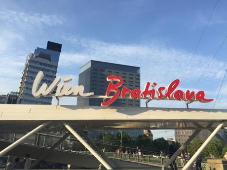 Hier geht's los nach Bratislava: Schwedenplatz in Wien