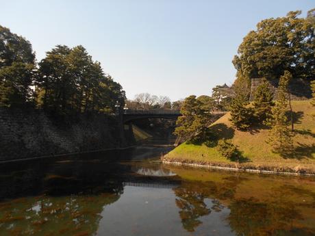 Die Niju-bashi Brücke mit dem Kōkyo im HIntergrund