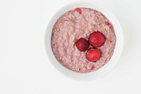 oatmeal-erdbeeren-haferbrei-haferflocken-breakfast