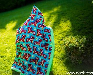 Ponys in trockenen Tüchern und Tutorial für schnelles gigantisches Kapuzenhandtuch