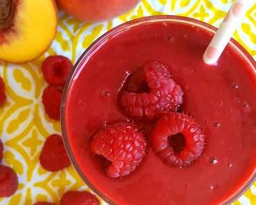 eiskaltes Blitzrezept: Frozen Smoothie mit Himbeeren, Pfirsich und Mandelmilch