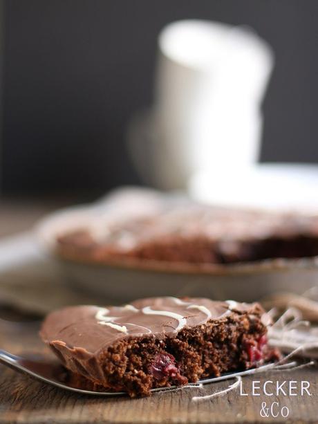 Super lecker - Nutella-Erdmandel-Kuchen mit Kirschen Rezept für Nutella-Erdmandel-Kuchen mit Kirschen