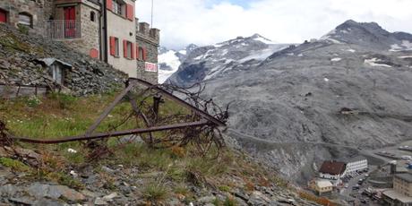 Alpenglühen: Berge im Krieg