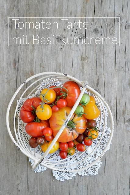 Tomaten Tartelettes mit Basilikumcreme / Tomato Tarts with Basil Cream