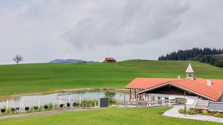 Golf und Wellness mit eigenem Saunasee – Haubers Alpenresort