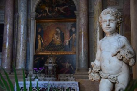 17_Statue-in-der-Kirche-Santa-Anastasia-Verona-Italien