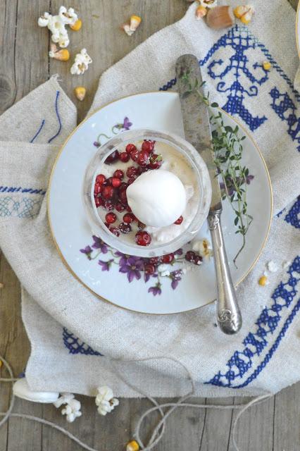 Maronicreme mit Preiselbeeren und Baiser / Chestnut Cream with Lingonberries and Meringues #jarfulloflove