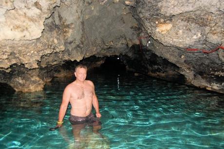 awesone-clean-sweatwater-swim-im-timubo-cave