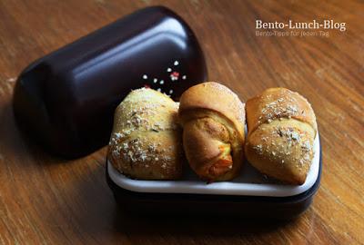 Bento #173: Kürbis-Apfel-Pasta mit Ziegenkäse-Rosmarin-Broetchen