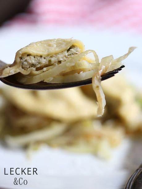 ravioli Ravioli Rezept, Tortellini, Pasta, homemade, selbstgemachte Pasta, Pastateig, Nudelteig, Foodblogger, Rezept, Tina Kollmann, lecker und co, leckerundco, LECKER&Co, lecker co, foodblog fürth, weißer Trüffel, Trüffelfüllung, Frischkäsefüllung, Nudelfüllung, Mandeln, Minze, Zitrone, weißer Trüffel
