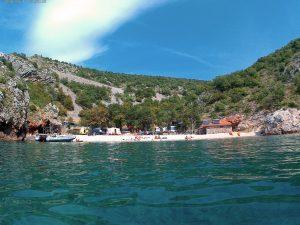 Strand vom Camp Ujca, Kavern Bucht, Kroatientour 2016