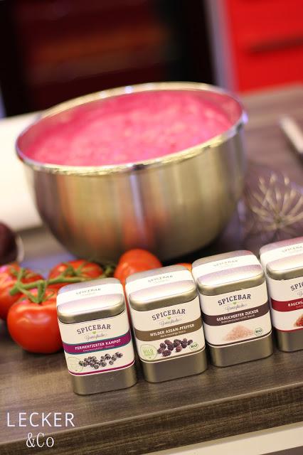 Pretty in Pink - Burger mit Cherry-BBQ-Soße | Kochen auf der Consumenta Pretty in Pink - Burger mit Cherry-BBQ-Soße | Kochen auf der Consumenta