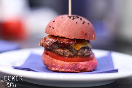 Pretty in Pink - Burger mit Cherry-BBQ-Soße | Kochen auf der Consumenta Pretty in Pink - Burger mit Cherry-BBQ-Soße | Kochen auf der Consumenta