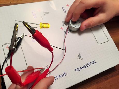 Elektronik für Kids: Experimentieren mit Elektrizität