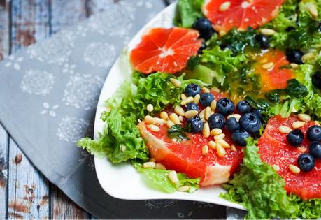 #foodinspo - Green Salad with Blueberries, Grapefruit, Honey and Mint