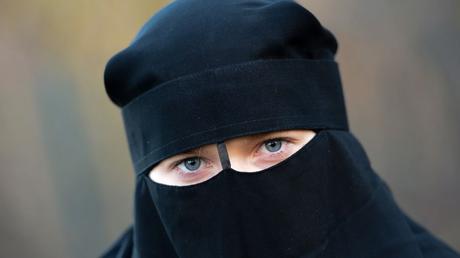 Eine Islamisierung findet nicht statt: Niedersachsen verstößt gegen eigenes Schulgesetz, Schülerin 