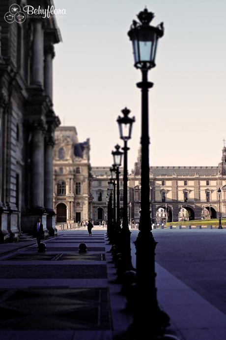 Der Louvre am frühen Morgen