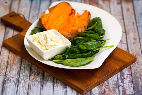 #foodinspo - Oven Sweet Potato with Spinach Salad {Hayes Küche}