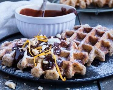 Nuss Waffeln mit Orangen-Schoko Sauce ( enthält Produktinformation zur Degustabox )