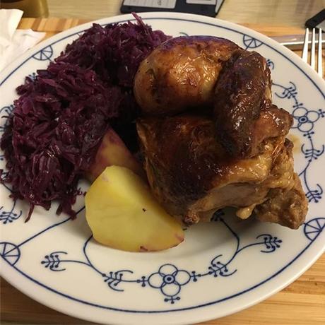 Halbes Hähnchen vom Weihnachtsmarkt + Reste vom Wochenende = lecker Abendessen #foodporn - via Instagram