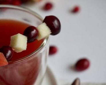 Fruchtiger Cranberry-Apfel-Punsch