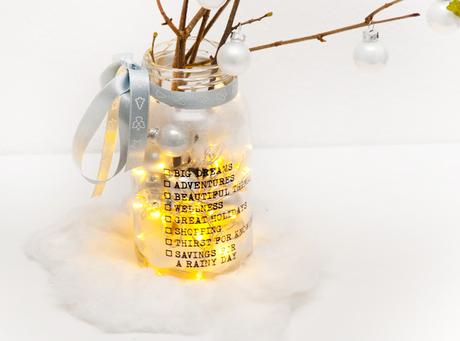 DIY Weihnachtsdeko im Glas mit Lichtekette
