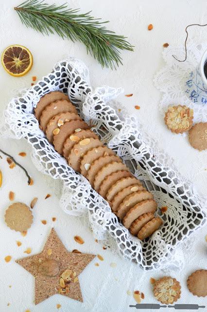 selbstgemachte Spekulatius / homemade Speculoos (Biscoff) Cookies #christmassythingsbyverena