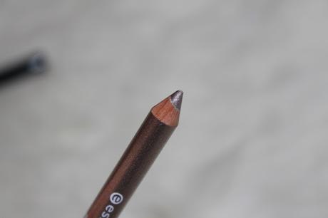 essence Glitter in the air 2 in 1 metallic and matt eyeliner in 01 be the jewel on my crown! Review