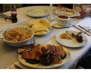 Prager Schinken mit Böhmischen Knödeln und Sauerkraut